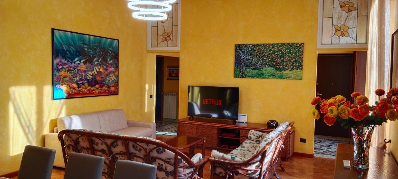 Luxe Apartment Near Milano, Rho Fiera E Mxp Busto Arsizio Exterior photo