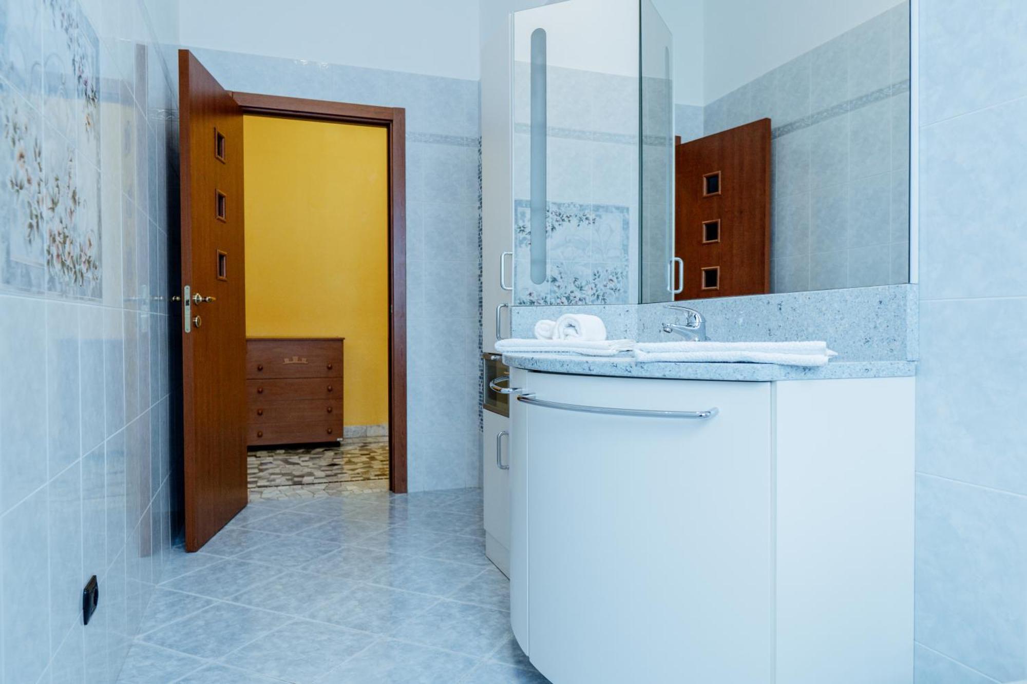 Luxe Apartment Near Milano, Rho Fiera E Mxp Busto Arsizio Exterior photo